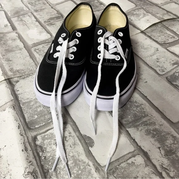 Authentic Vans (In Excellent Condition) - Picture 9 of 10